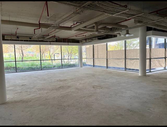 595M² OFFICE TO LET IN WATERFALL